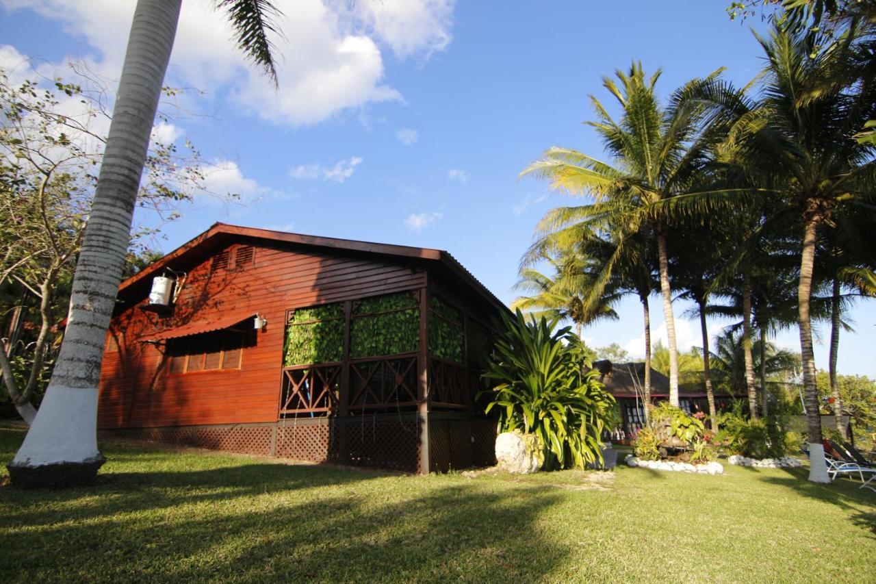 Coras Place Bacalar Lagoon Front Bagian luar foto