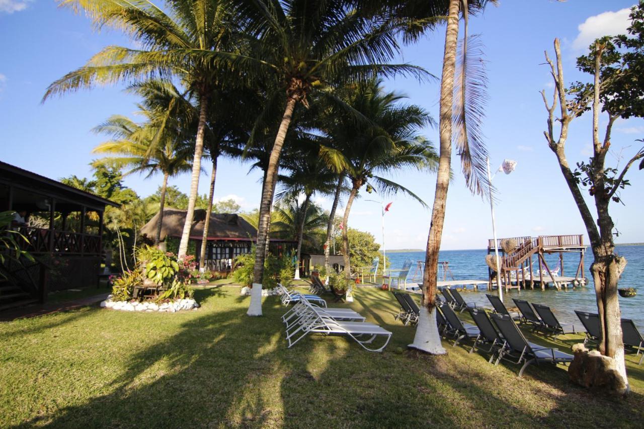 Coras Place Bacalar Lagoon Front Bagian luar foto