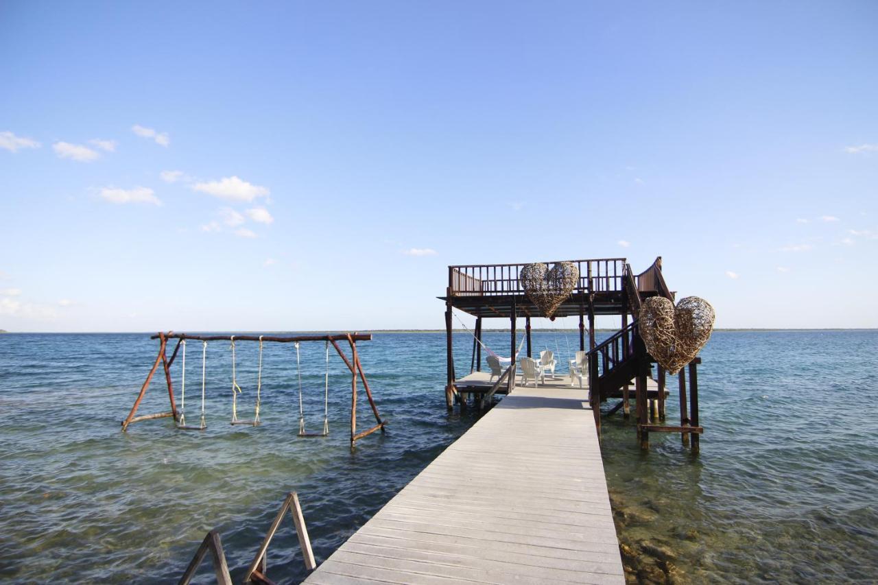 Coras Place Bacalar Lagoon Front Bagian luar foto