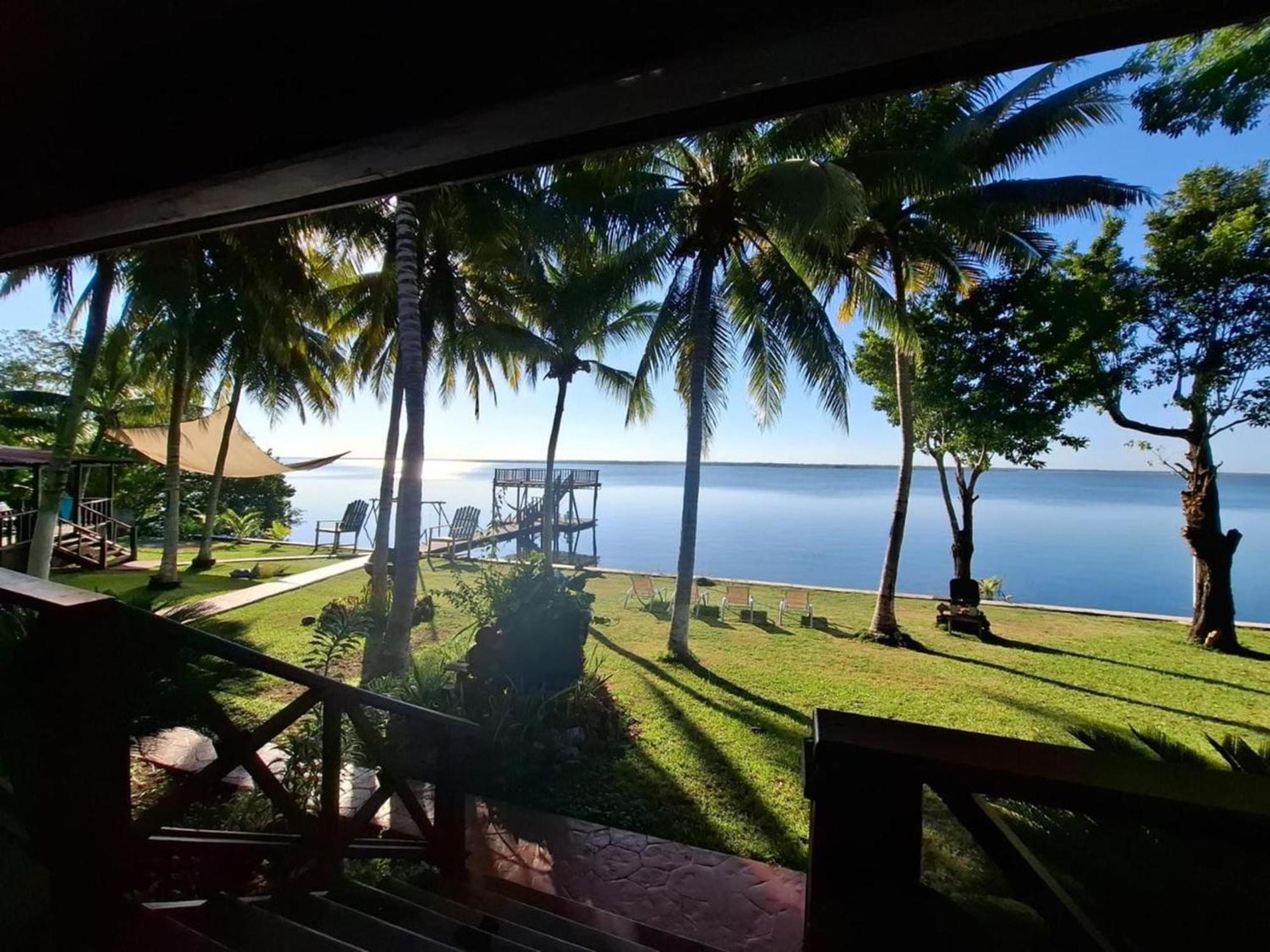 Coras Place Bacalar Lagoon Front Bagian luar foto
