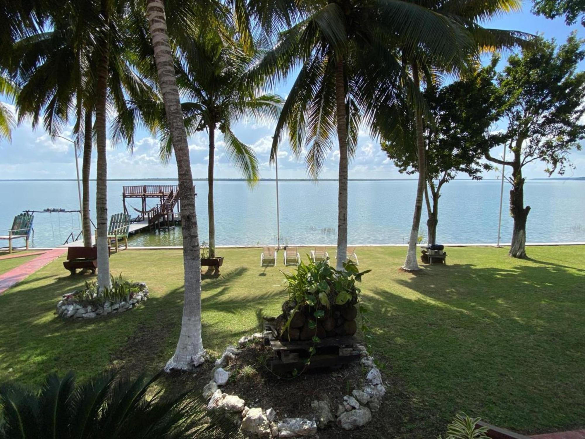 Coras Place Bacalar Lagoon Front Bagian luar foto